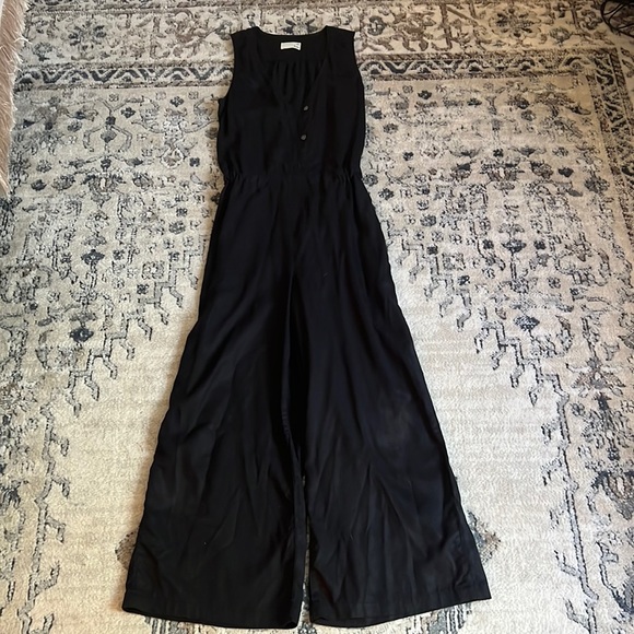 Aritzia sleeveless cropped wide leg jumpsuit - Picture 2 of 5